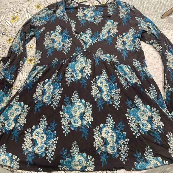 Free People Tops - Free People Indigo Blue and Cream Floral long sleeve top!  M